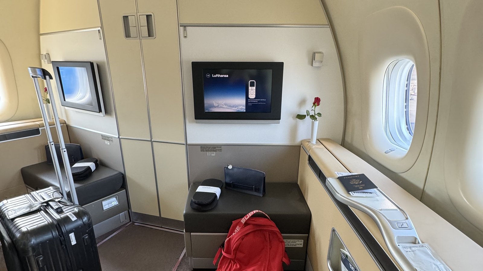 Lufthansa First Class cabin aboard the 747-8, photographed by David